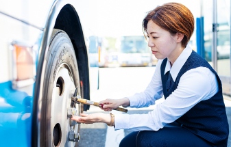 バス運転士の業務風景