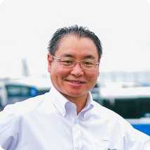 先輩運転士の写真